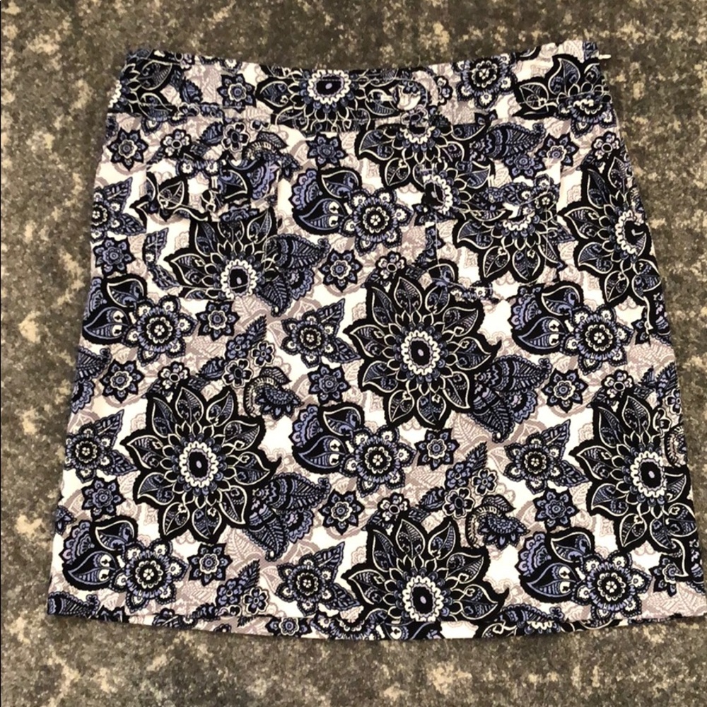 Loft skirt floral print size 6
